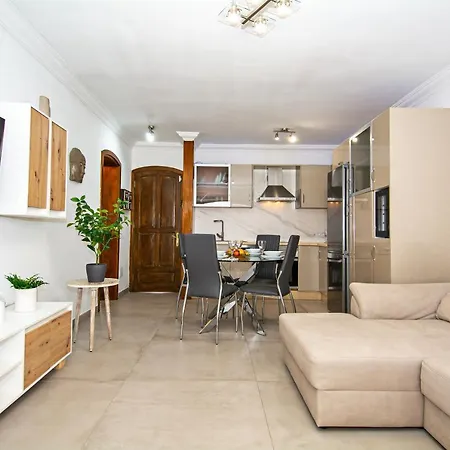 Apartment Oceanic Breeze Share Pool By Pvl Puerto del Carmen (Lanzarote)