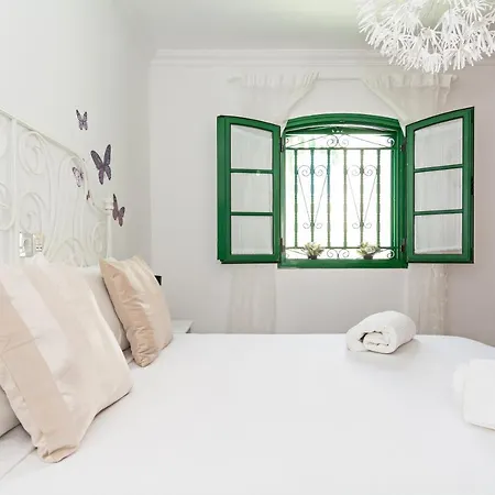 Oceanic Breeze Share Pool By Pvl 아파트